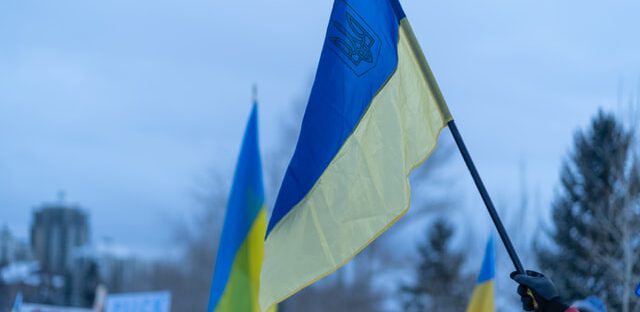 Ukraińska flaga, pomoc